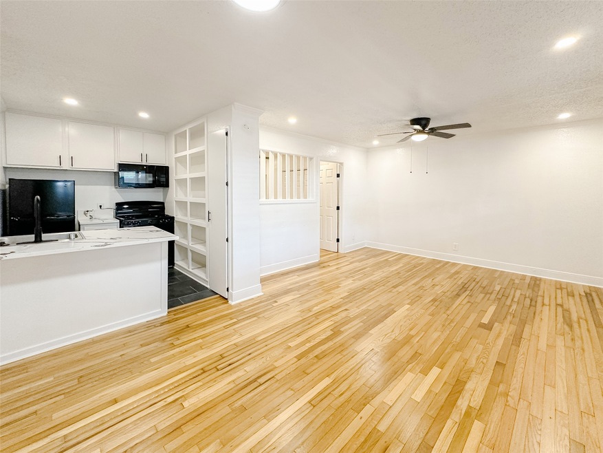 1508 California St unit 10, Houston, TX 77006 - photo 1