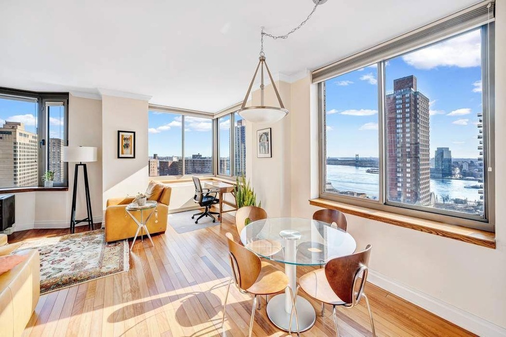Pending $899,999 • Co-Listing Agent
