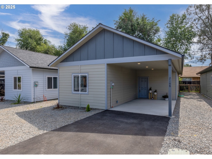 2108 True Ave, Lagrande, OR 97850 - photo 1