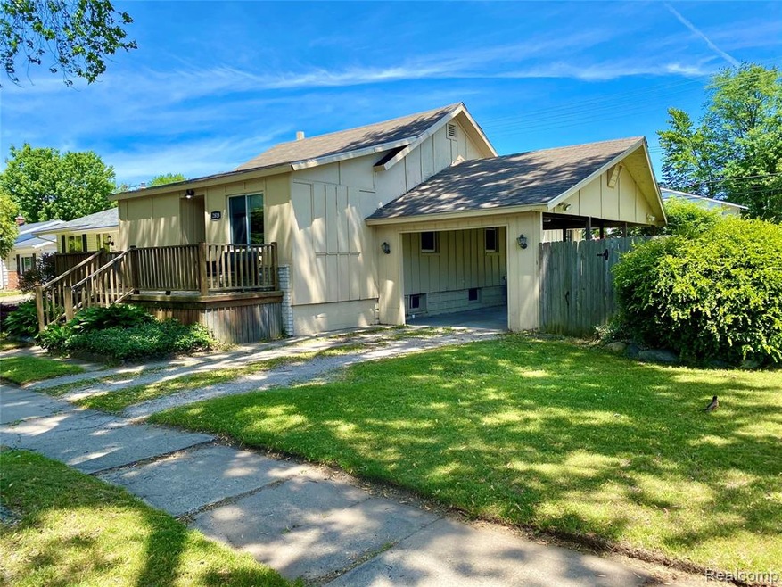 2818 18th Ave, Port Huron, MI 48060 - photo 1