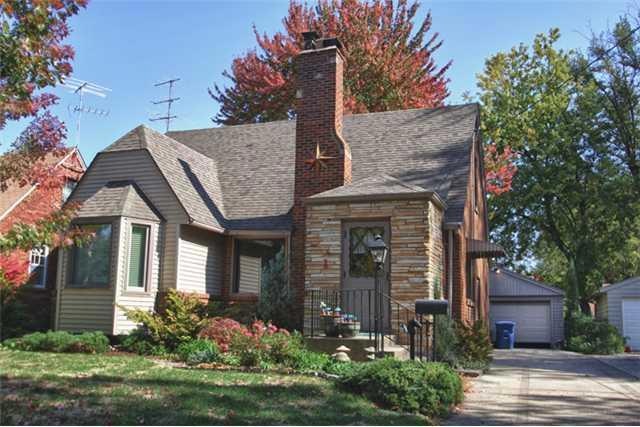 2819 44th St, Des Moines, IA 50310 - photo 1