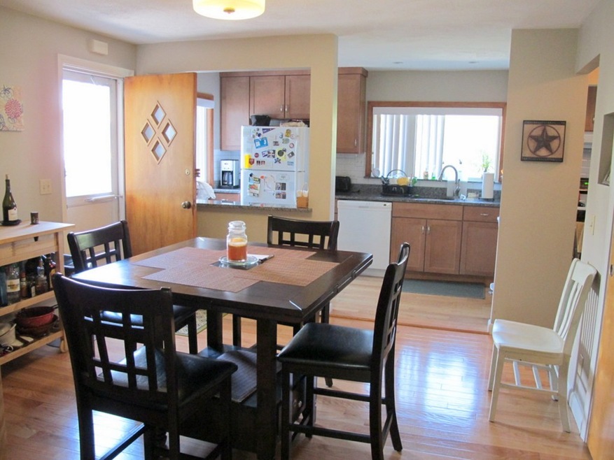 8 Meacham Rd unit 1, Cambridge, MA 02140 - photo 1