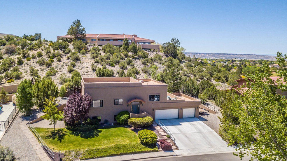 631 Cerrillos Dr, Farmington, NM 87401 - photo 1