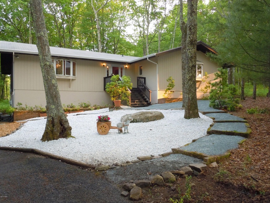 106 Blackbirch Ln, Hawley, PA 18428 - photo 1