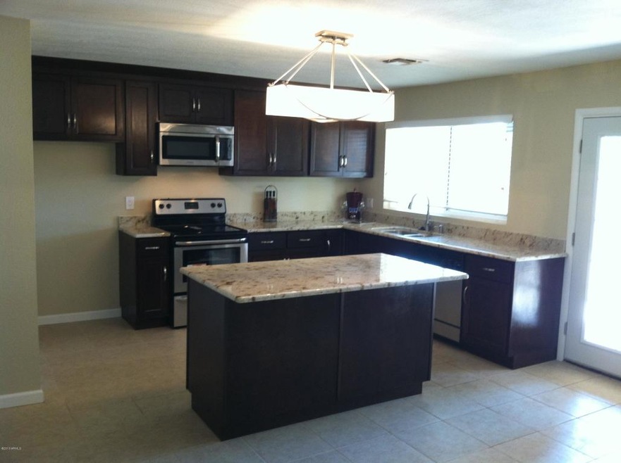 Fully Remodeled Kitchen