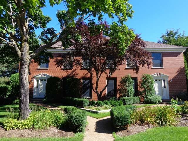 700 Nordic Ct unit 702, Batavia, IL 60510 - photo 1