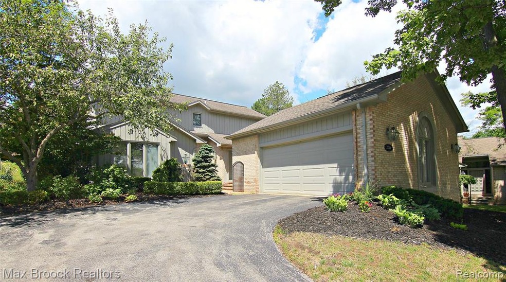 Welcome home to 2238 Cameo Ct.