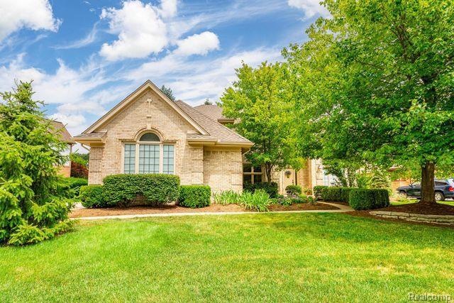 3725 Edinborough Dr, Rochester Hills, MI 48306 - photo 1