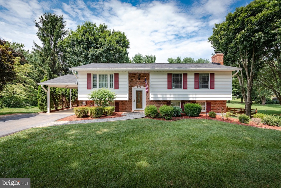 1012 Caren Dr, Sykesville, MD 21784 - photo 1