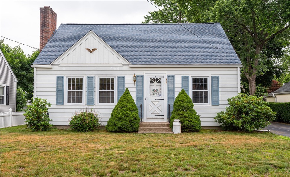 178 Chapmans Ave, Warwick, RI 02886 - photo 1