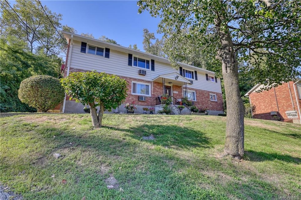 1703 Parr Lake Dr unit 17C, Newburgh, NY 12550 - photo 1