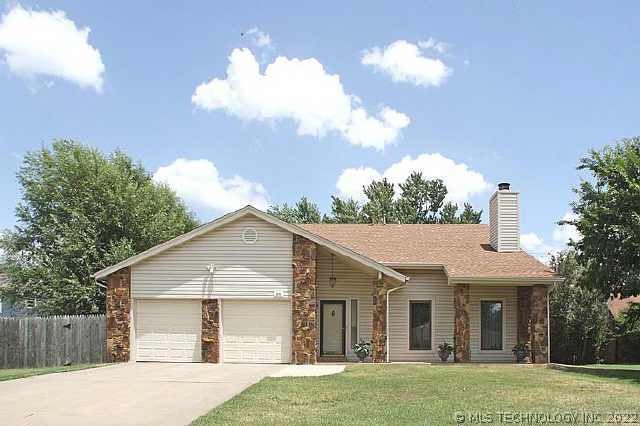 Lots of Updates. Come See!Located in cul de sac.