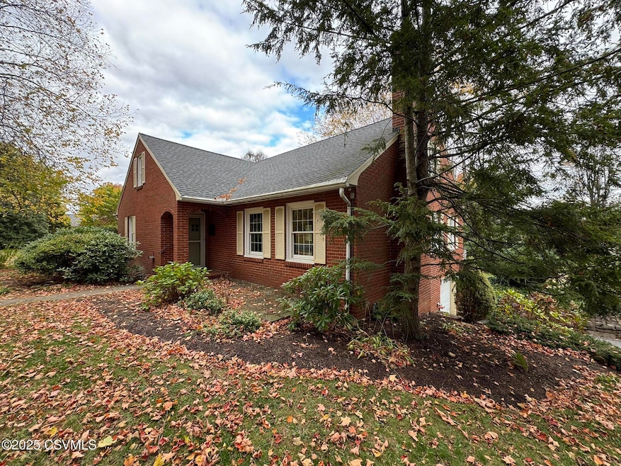 500 Shikelimo Ln, Lewisburg, PA 17837 - photo 1