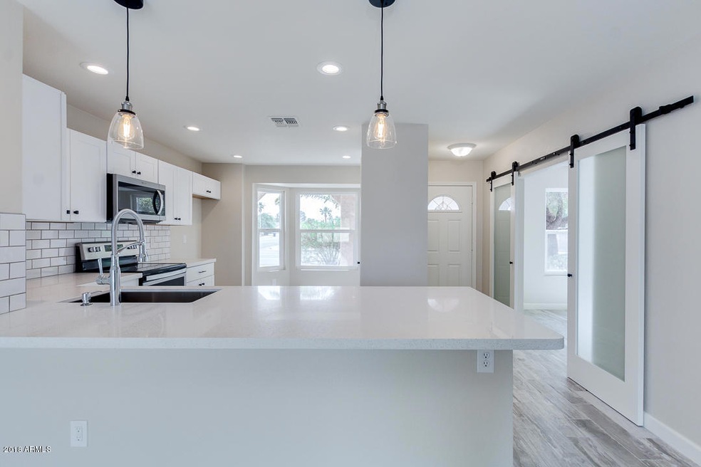 633 N Roosevelt Ave, Chandler, AZ 85226 - photo 1