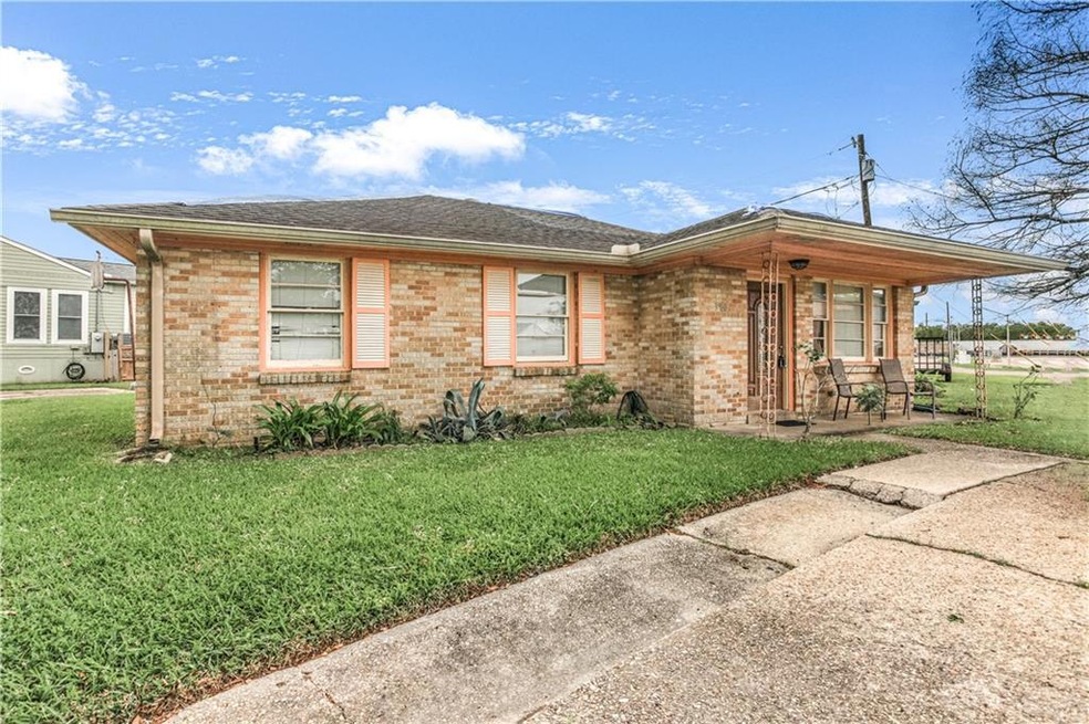 300 Parish Dr, Arabi, LA 70032 - photo 1