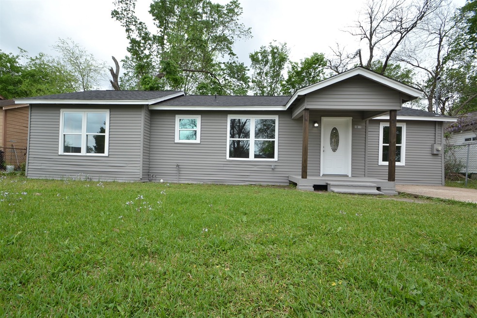 1013 Lucky St, Houston, TX 77088 - photo 1