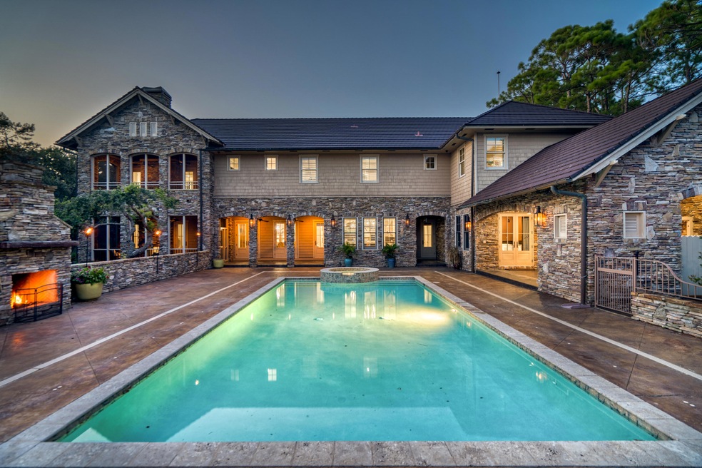 1233 W Water Oak Twilight 2-19