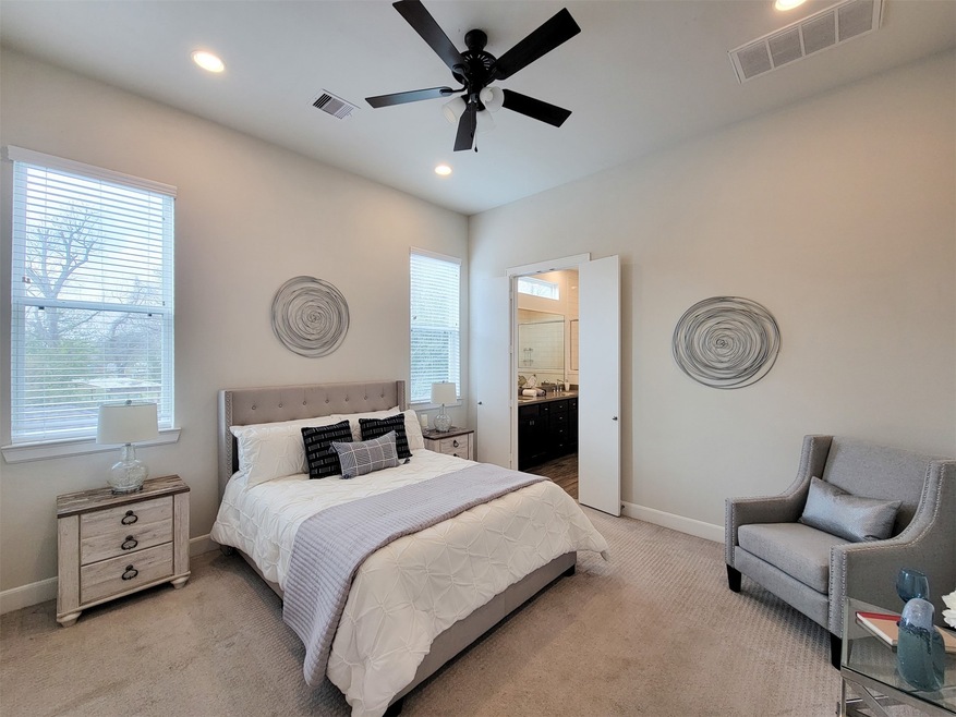 508 W Donovan St unit K, Houston, TX 77091 - photo 1