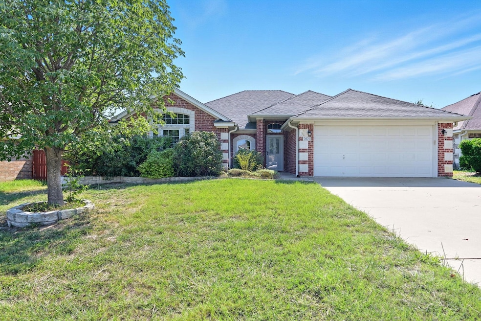 2021 Stonehenge Dr, Harker Heights, TX 76548 - photo 1