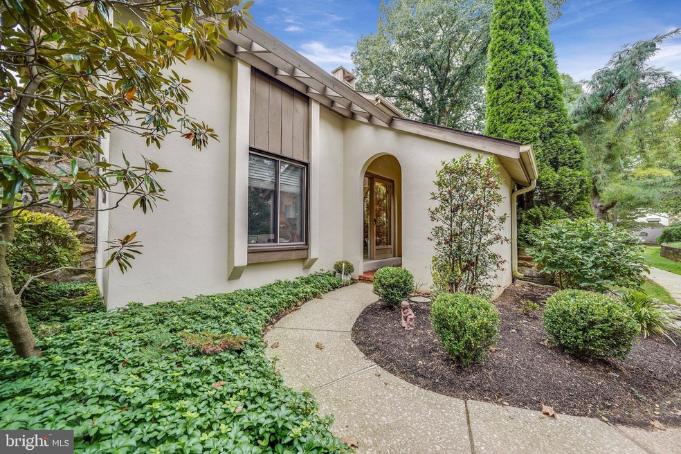 34 Oak Knoll Dr, Berwyn, PA 19312 - photo 1