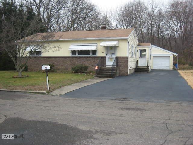 42 Pomham Rd, Bridgeport, CT 06606 - photo 1