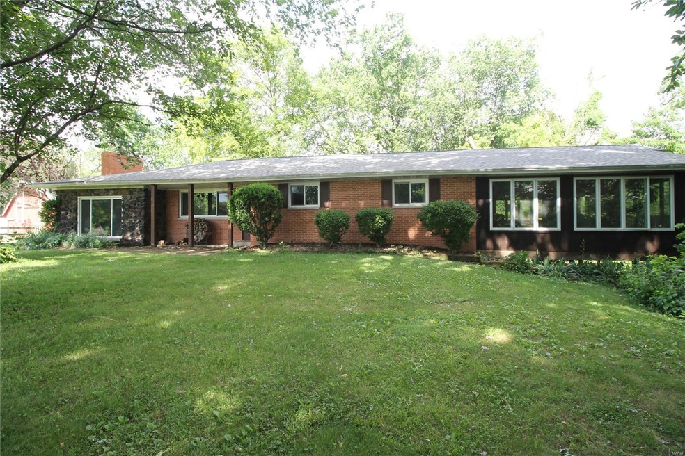 6831 Loyet Rd, Collinsville, IL 62234 - photo 1