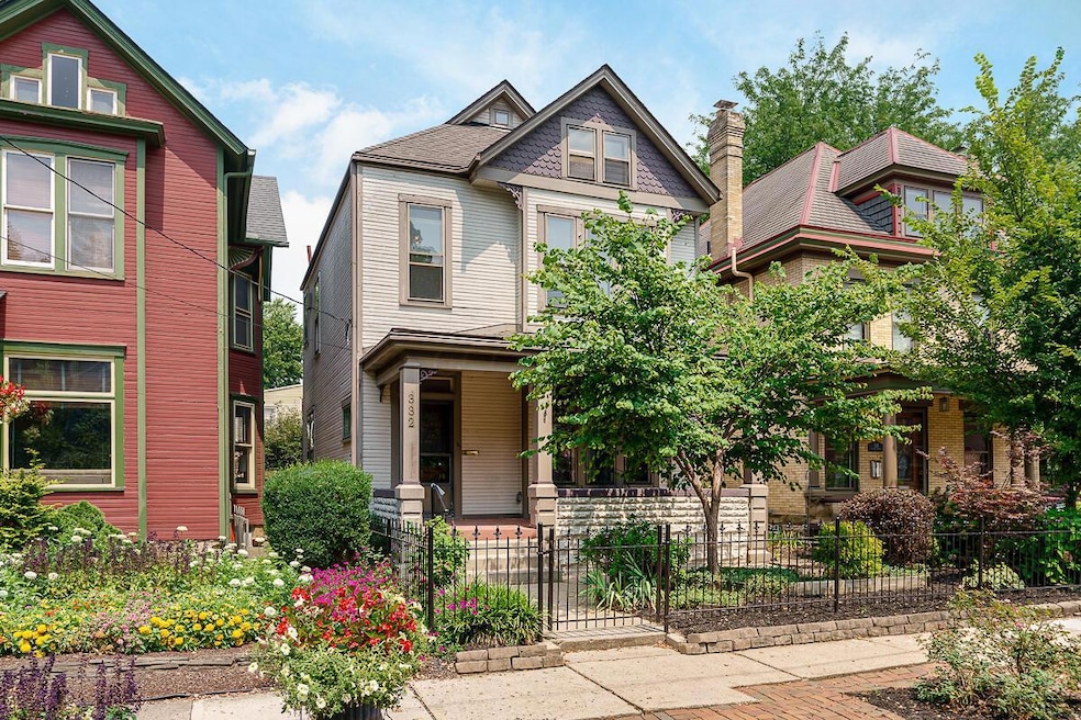 332 W 4th Ave