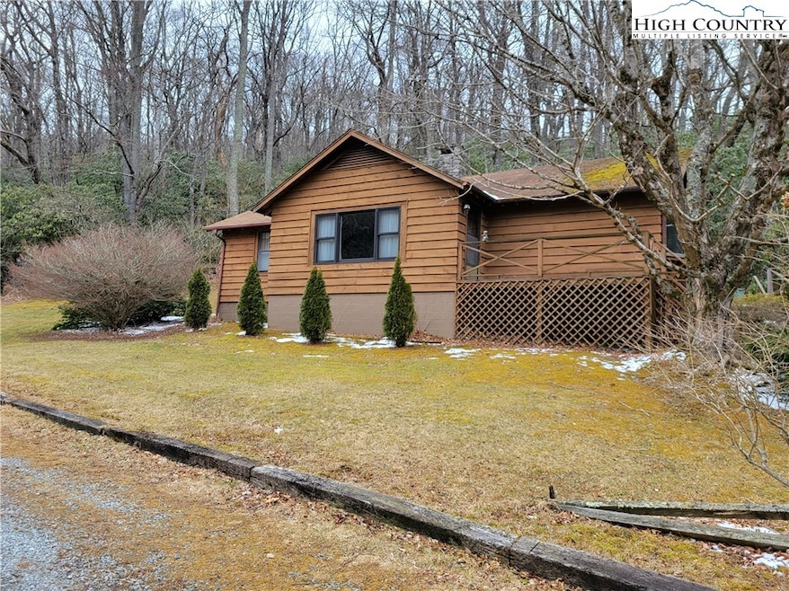 743 Edmisten Rd, Blowing Rock, NC 28605 - photo 1