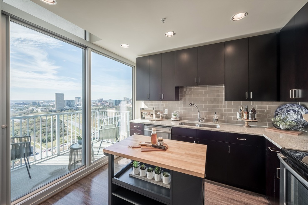 Stunning views of Hermann park through tall floor