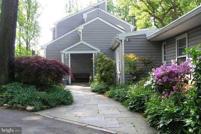 10409 Gary Rd unit FRONT MAIN LEVEL, Potomac, MD 20854 - photo 1