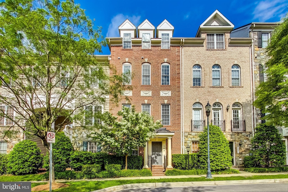 545 Cedar Spring St, Gaithersburg, MD 20877 - photo 1