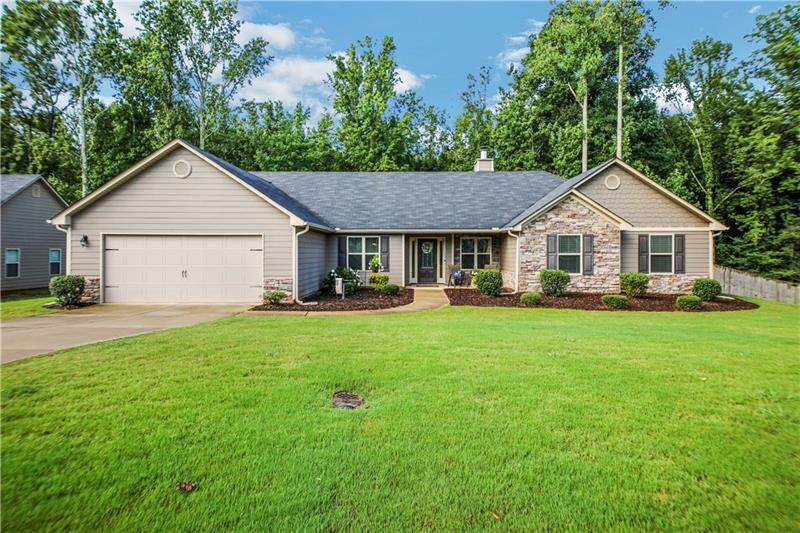 1460 Fieldstone Ct, Winder, GA 30680 - photo 1