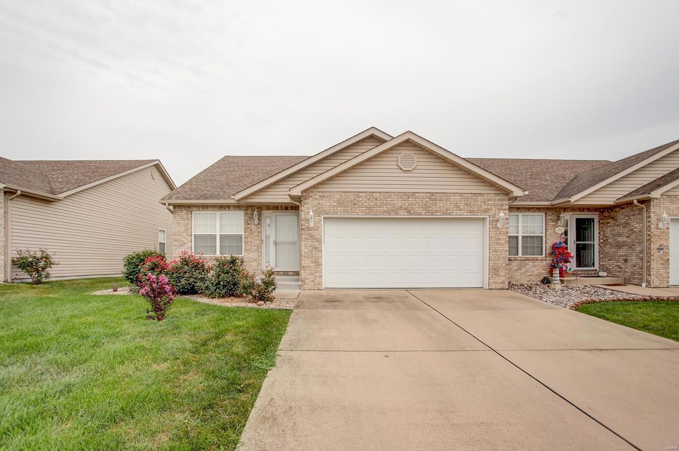 216 Alamosa Dr, Freeburg, IL 62243 - photo 1