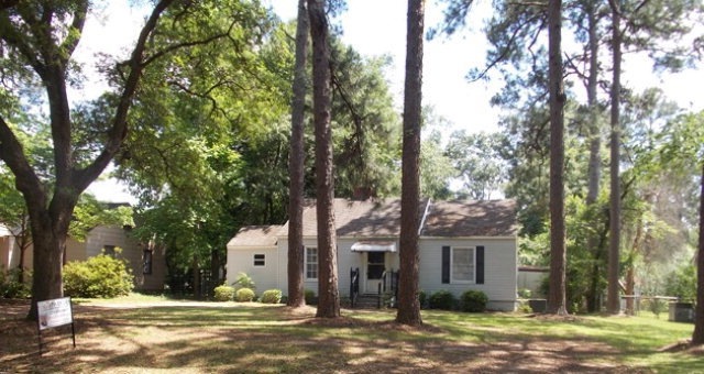 1404 6th Ave, Albany, GA 31707 - photo 1