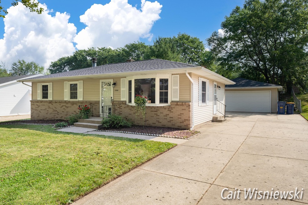 1246 Clover Crest Avenue NW, Grand Rapid