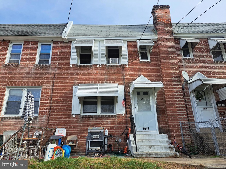 1015 Leiper St, Crum Lynne, PA 19022 - photo 1