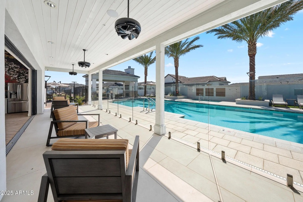 Pool Lounge