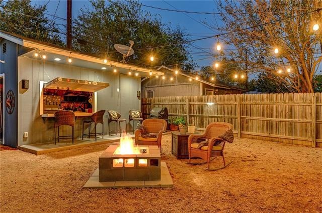 Incredible back yard for entertaining!