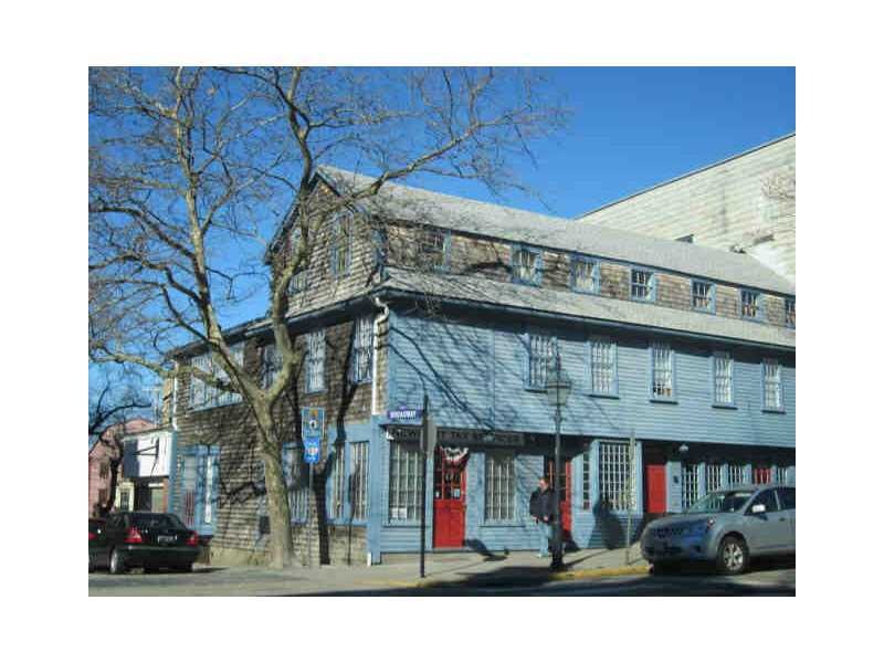 4 Broadway, Newport, RI 02840 - photo 1