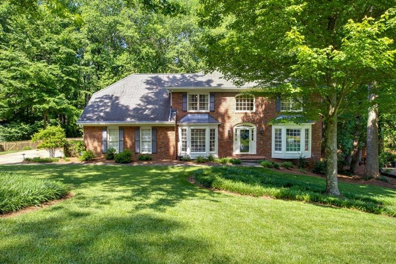 380 Saddlebrook Dr, Roswell, GA 30075 - photo 1