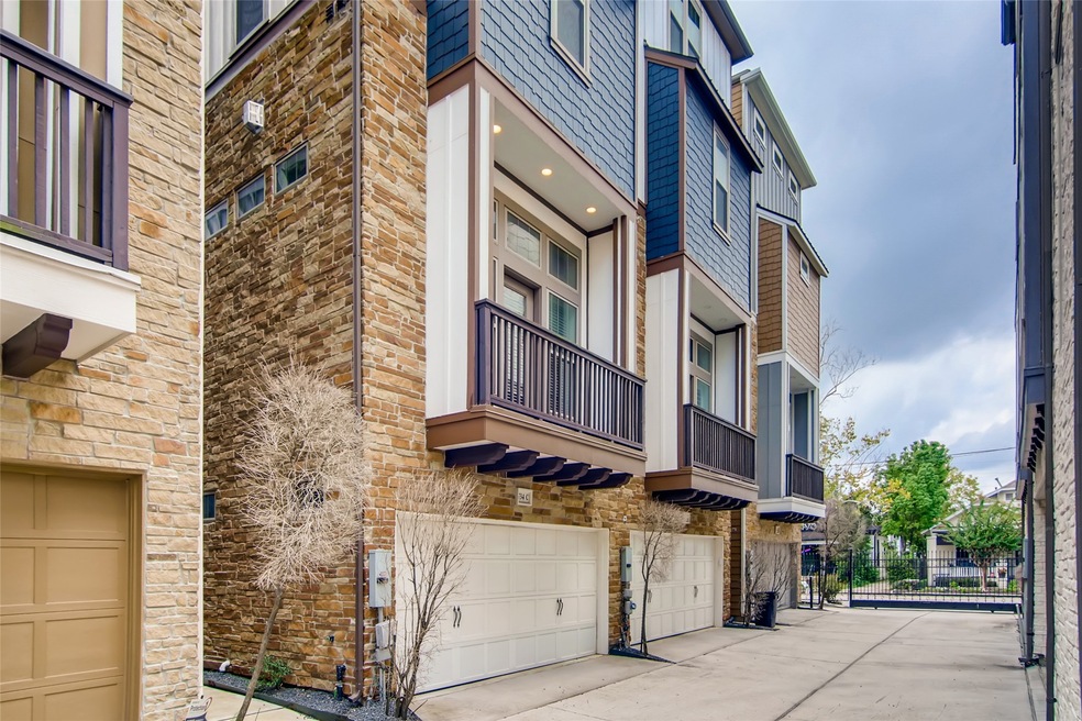 734 Yale St unit C, Houston, TX 77007 - photo 1