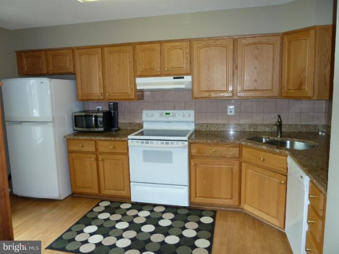 9521 Hickory Limb, Columbia, MD 21045 - photo 1