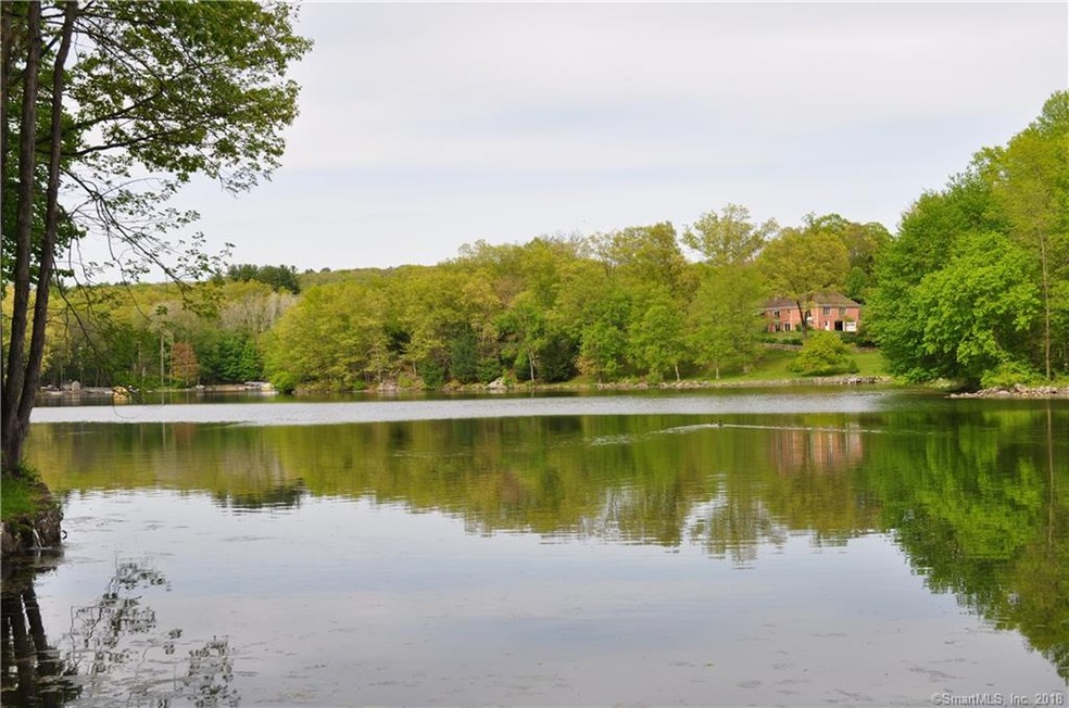 11 Cove Rd, Brookfield, CT 06804 - photo 1