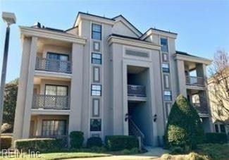 409 Harbour Point unit 305, Virginia Beach, VA 23451 - photo 1