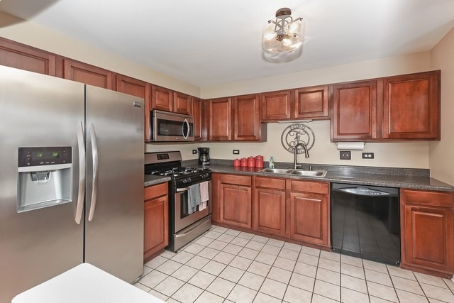 1089 Horizon Ridge, Lake In the Hills, IL 60156 - photo 1