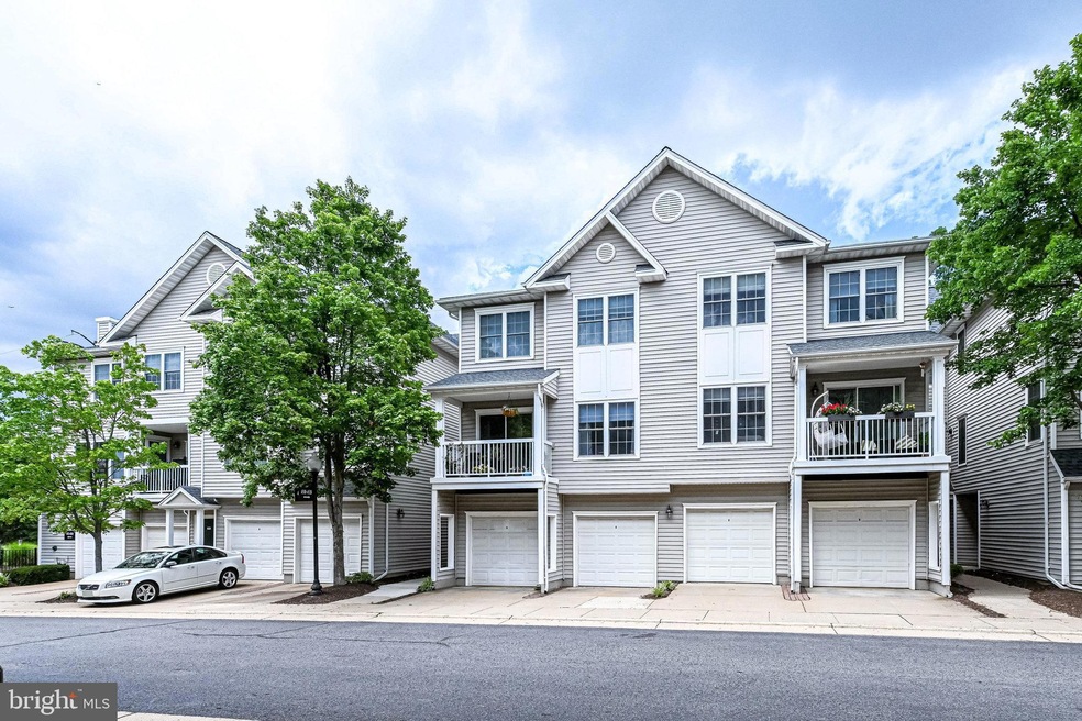 4520 Superior Square, Fairfax, VA 22033 - photo 1