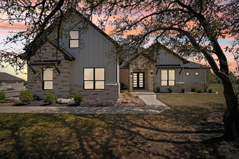 Under Contract $895,000