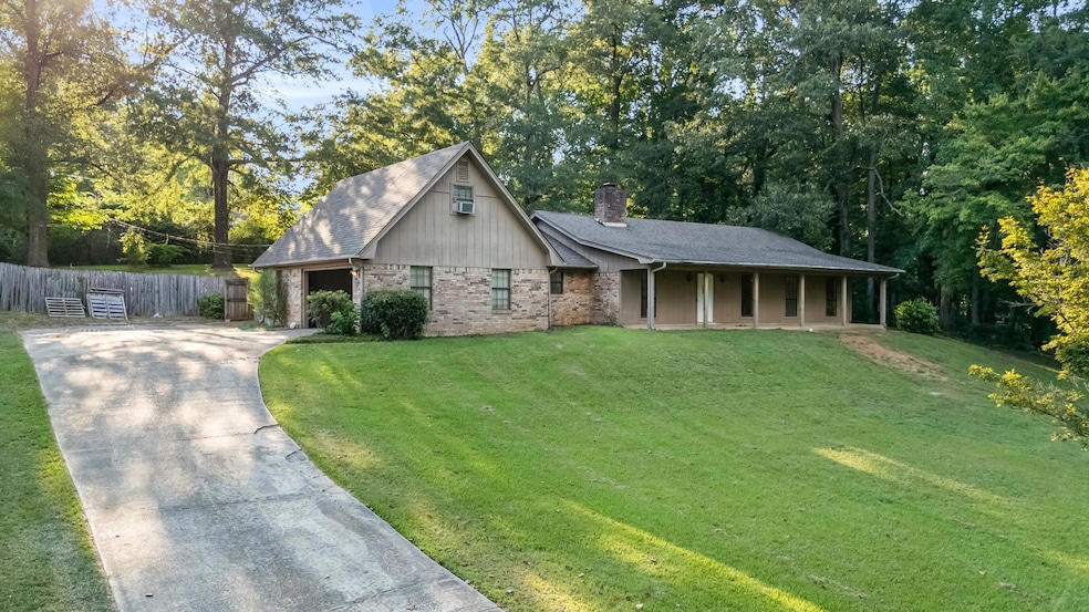 85 Lakeview Dr, Columbus, MS 39705 - photo 1