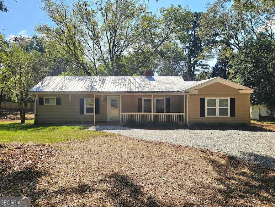 895 Lynn Ave, Jefferson, GA 30549 - photo 1