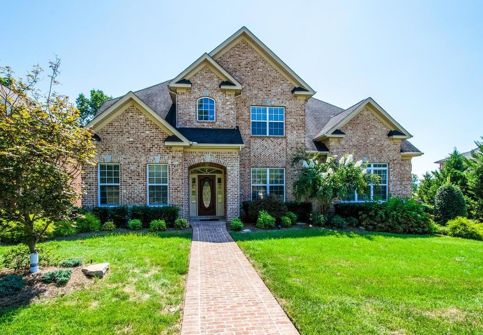 1050 Walnut Bend Lane